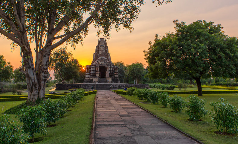 Duladeo Shiva Temple, Chhatarpur, Madhya Pradesh - Vushii.com
